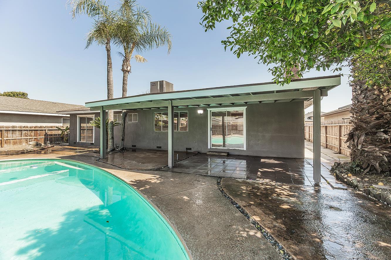 1375 S Cyrier Ave, Reedley, CA 93654