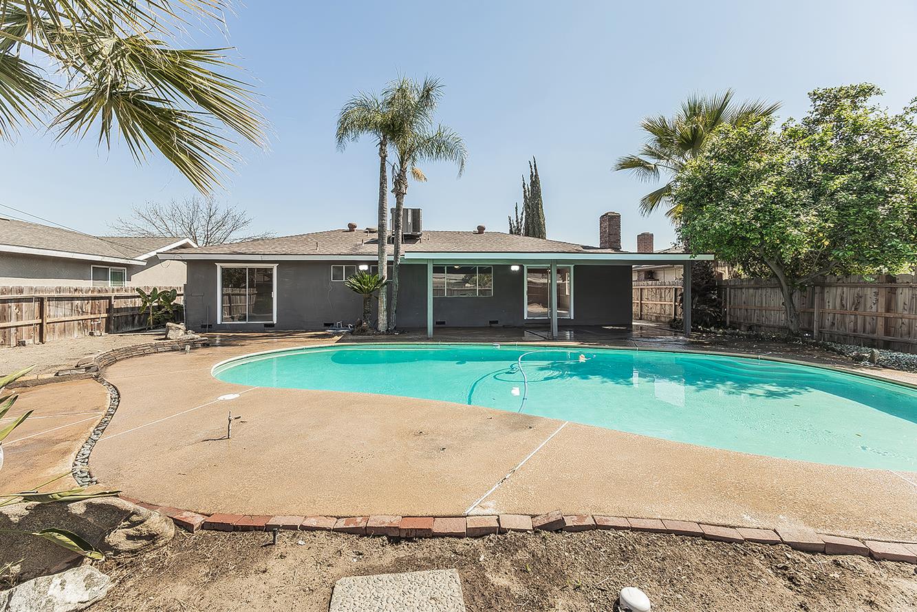 1375 S Cyrier Ave, Reedley, CA 93654