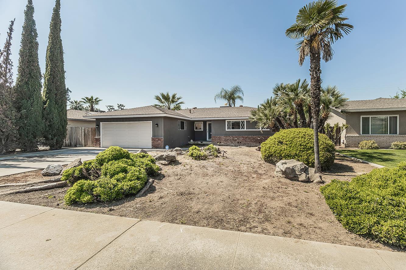 1375 S Cyrier Ave, Reedley, CA 93654
