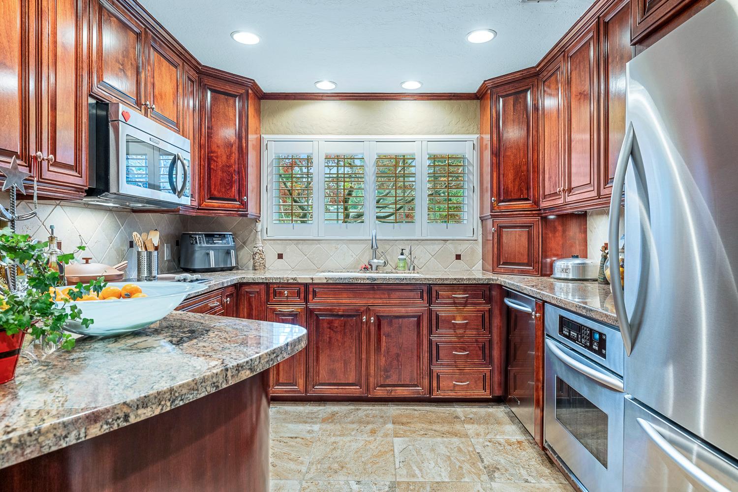 5627 N Kavanagh Ave, Fresno, CA 93711