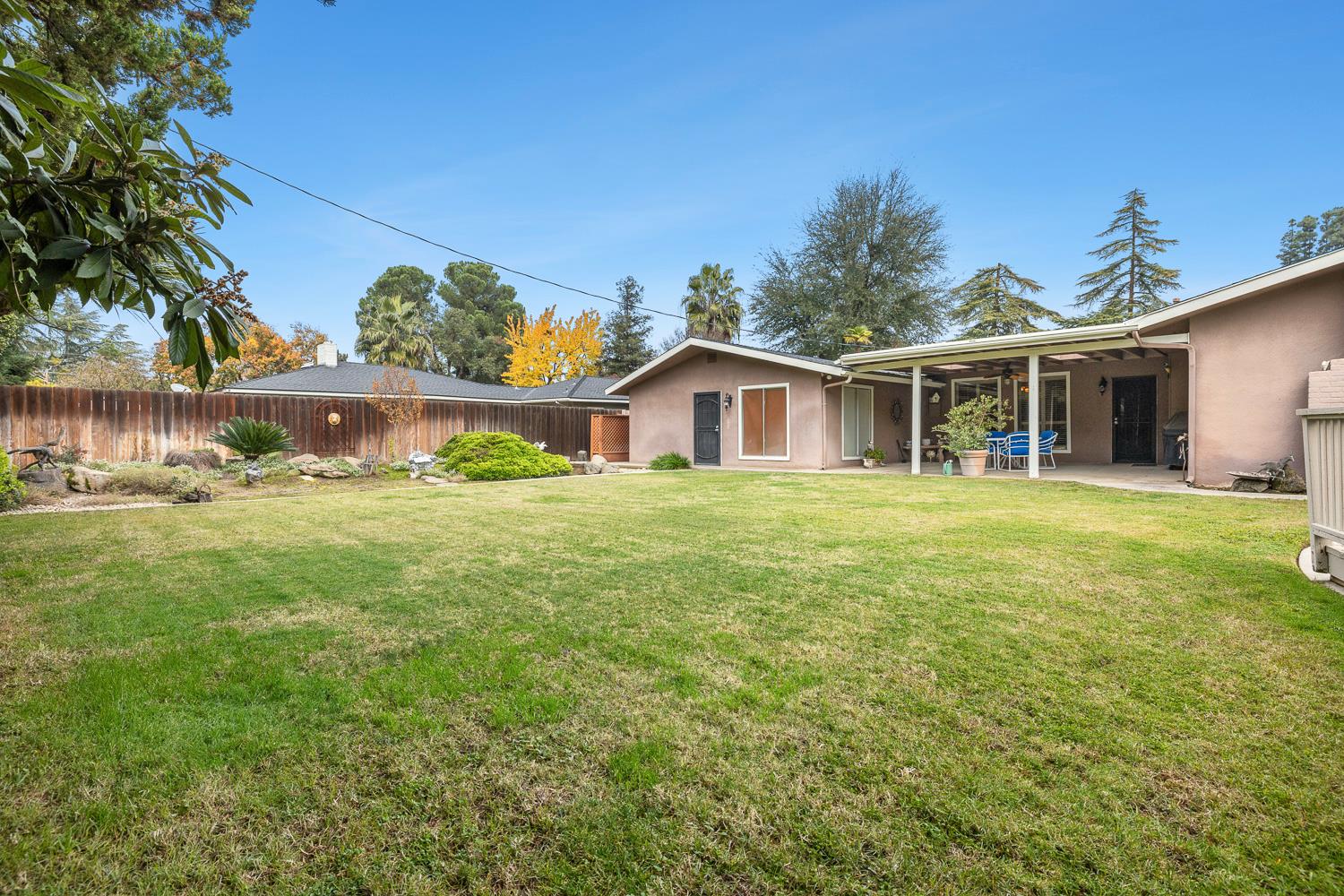 5627 N Kavanagh Ave, Fresno, CA 93711