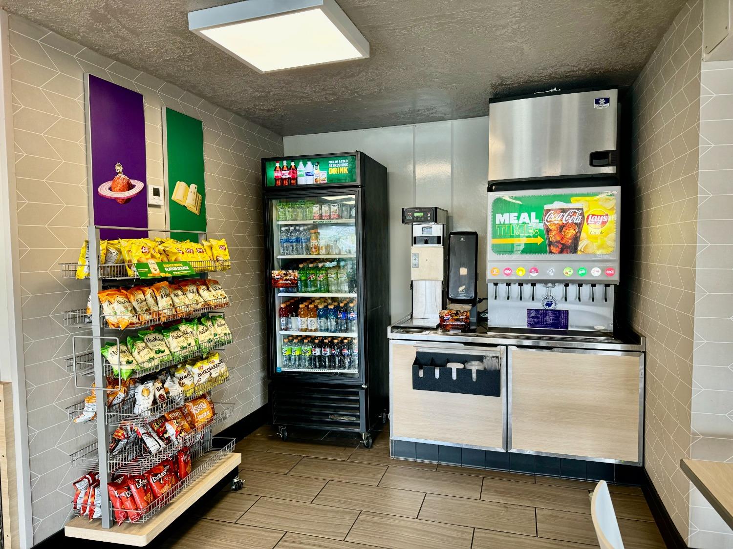 255 E Kings St, Avenal, CA 93204