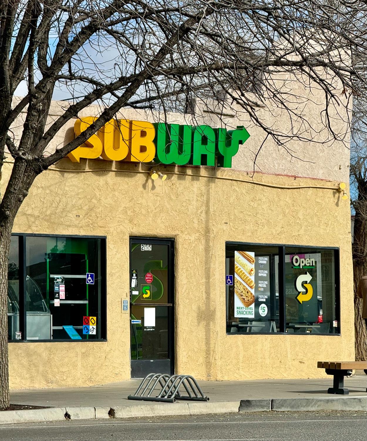 255 E Kings St, Avenal, CA 93204