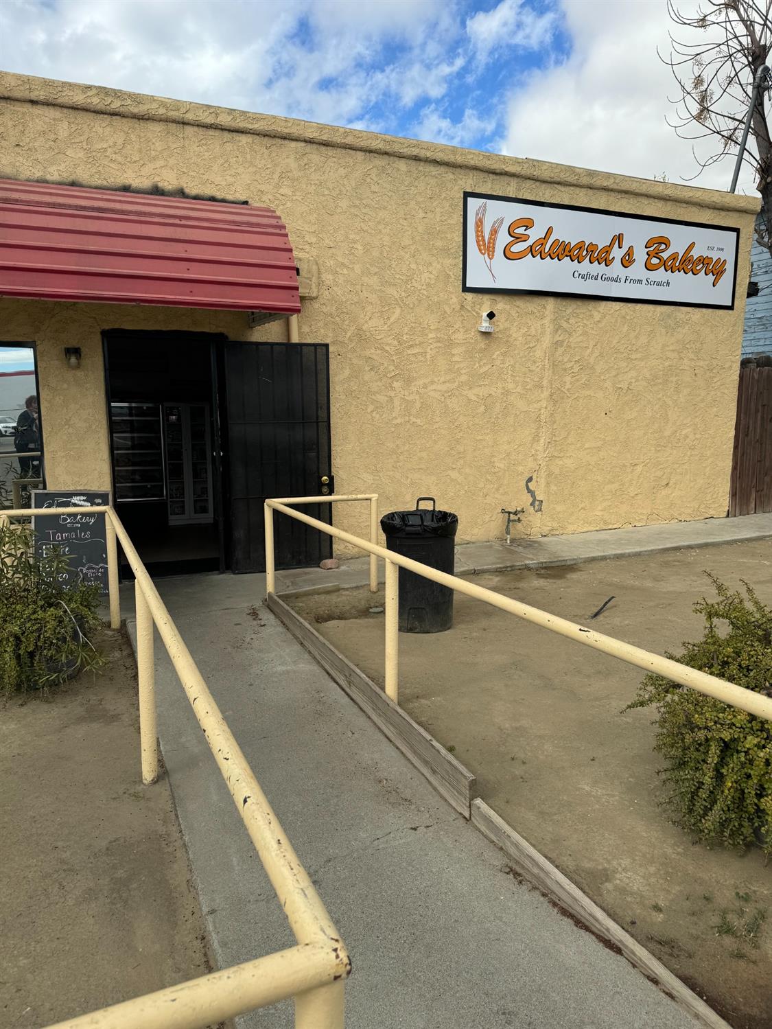 255 E Kings St, Avenal, CA 93204