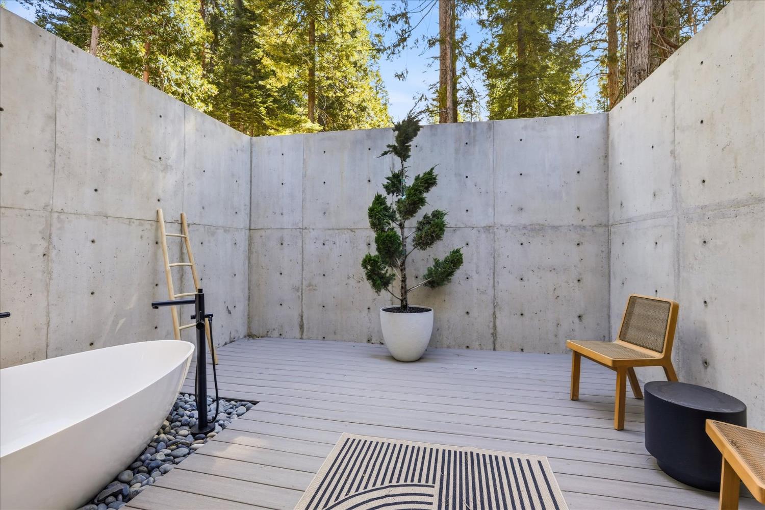 7175 Yosemite Park Way, Yosemite West, CA 95389