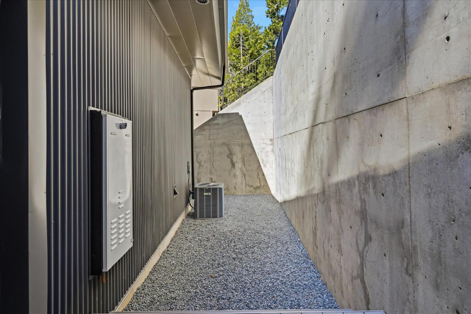 7175 Yosemite Park Way, Yosemite West, CA 95389