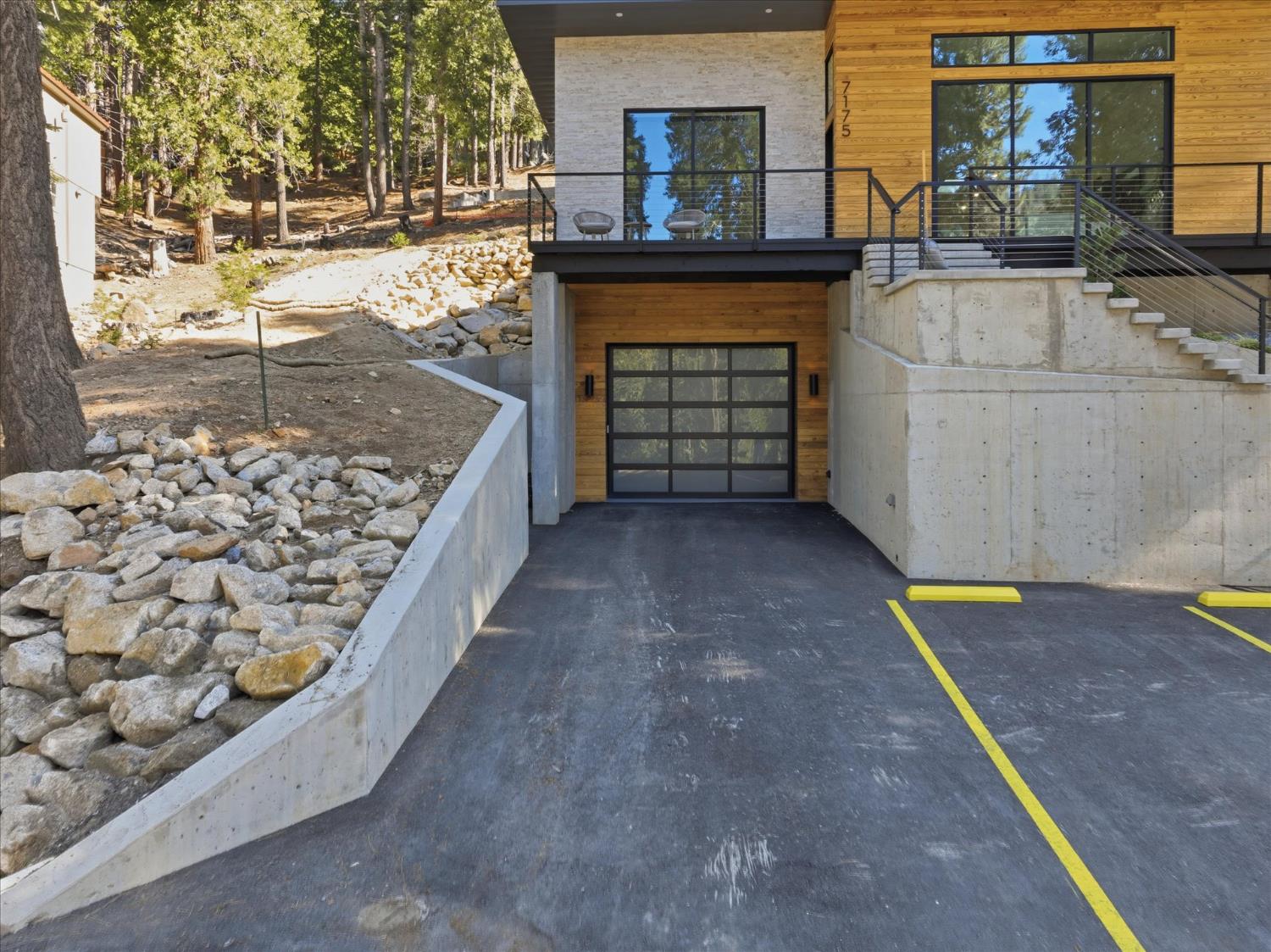7175 Yosemite Park Way, Yosemite West, CA 95389