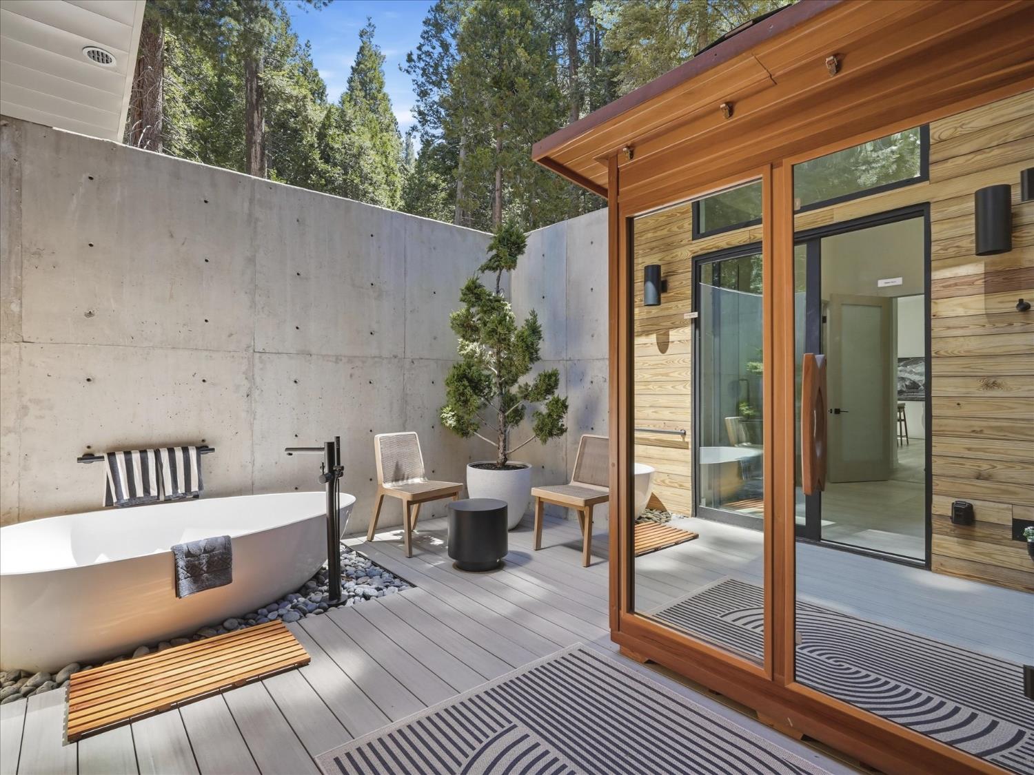 7175 Yosemite Park Way, Yosemite West, CA 95389