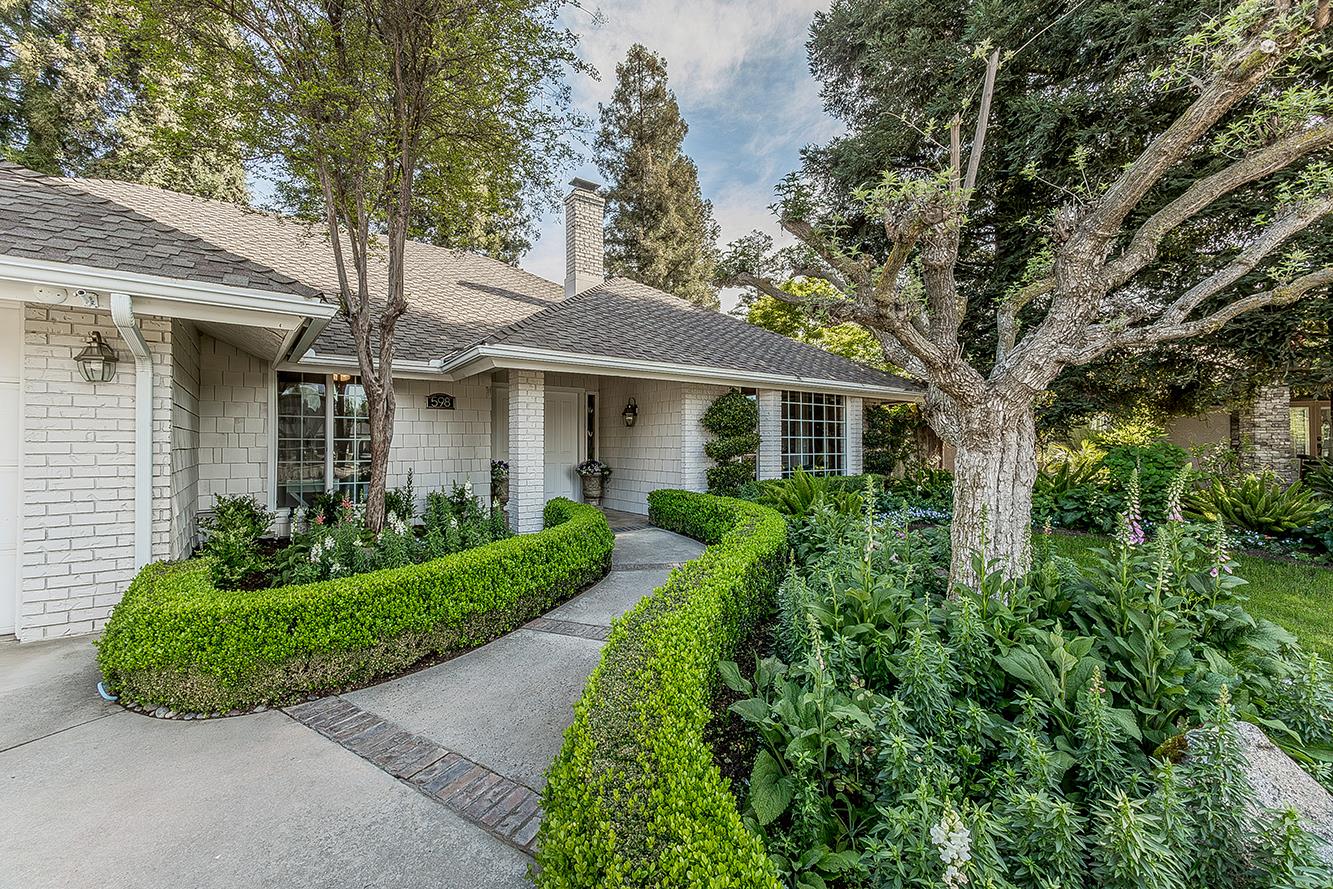 598 E Serena, Fresno, CA 93720