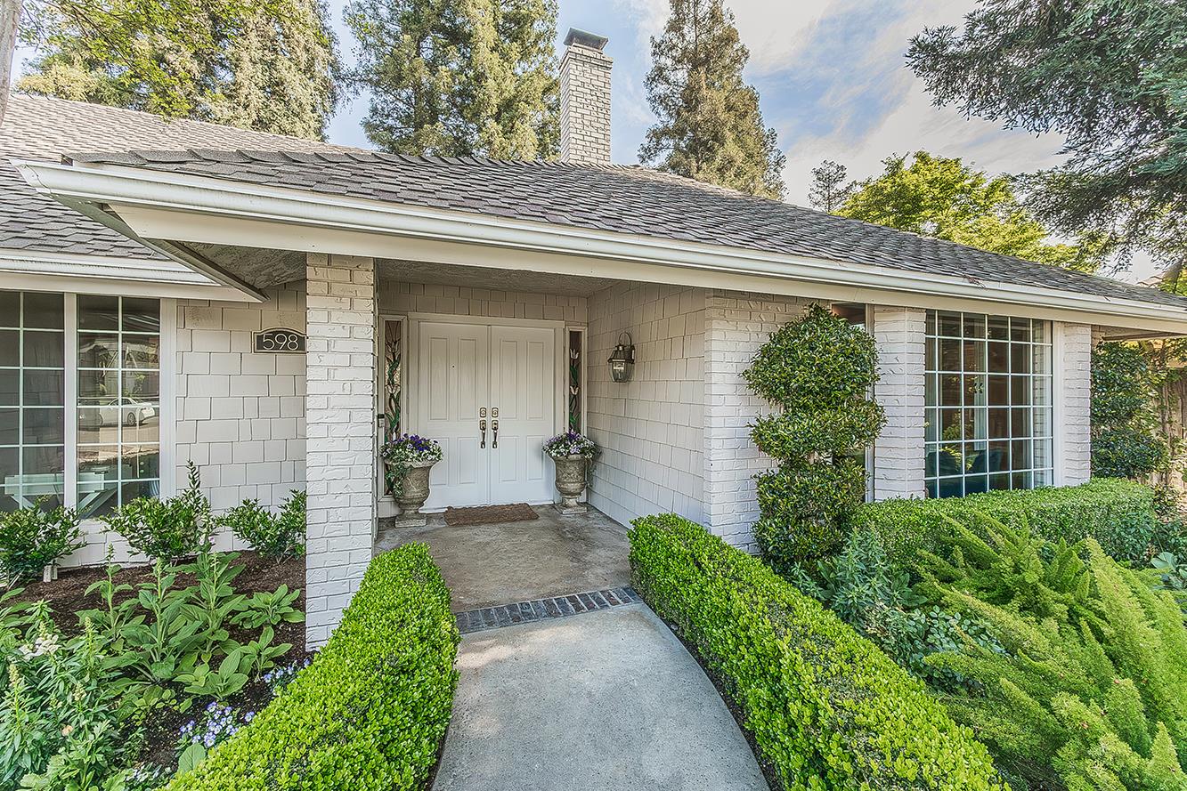 598 E Serena, Fresno, CA 93720