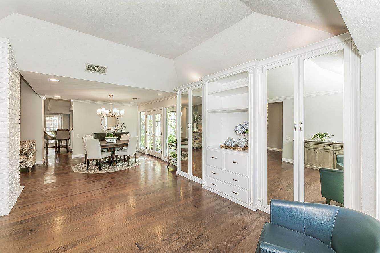 598 E Serena, Fresno, CA 93720