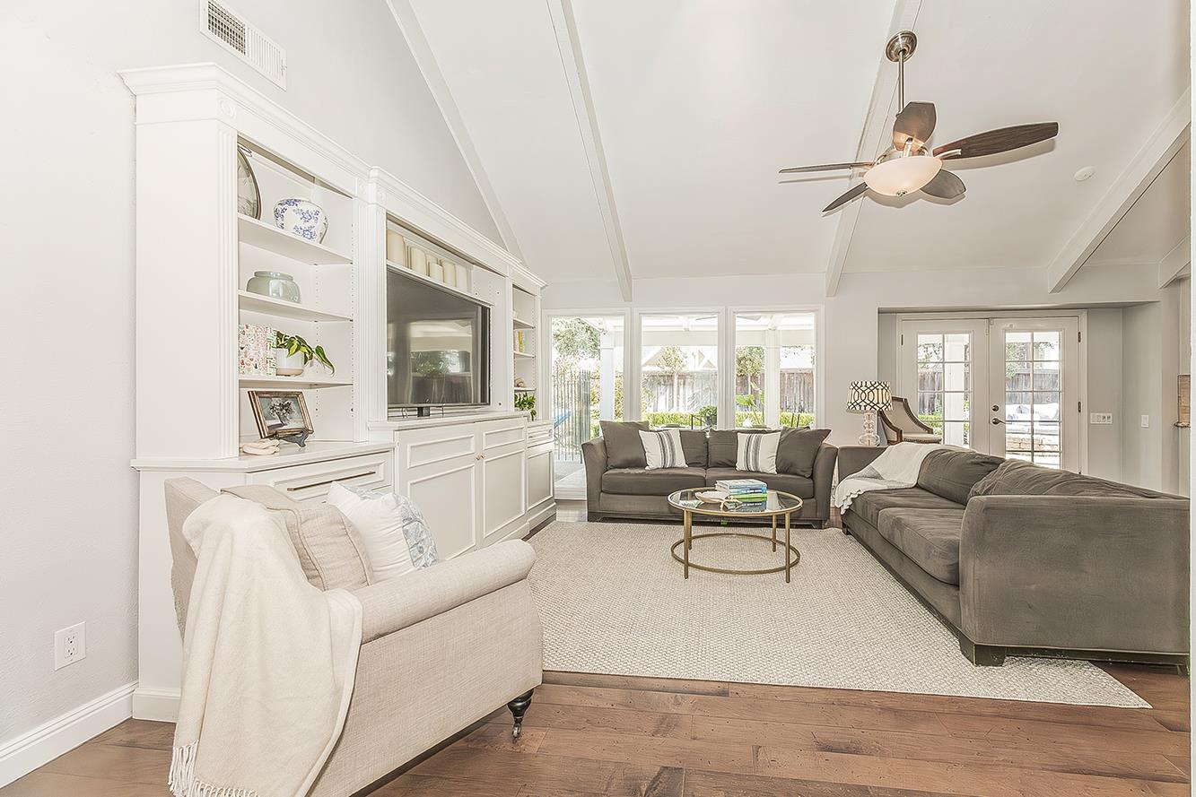 598 E Serena, Fresno, CA 93720