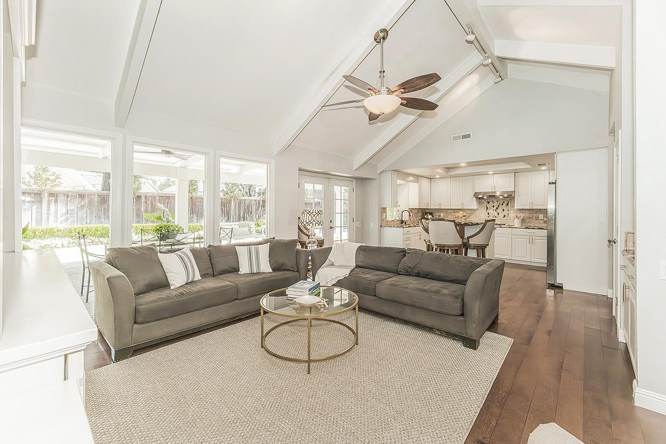 598 E Serena, Fresno, CA 93720