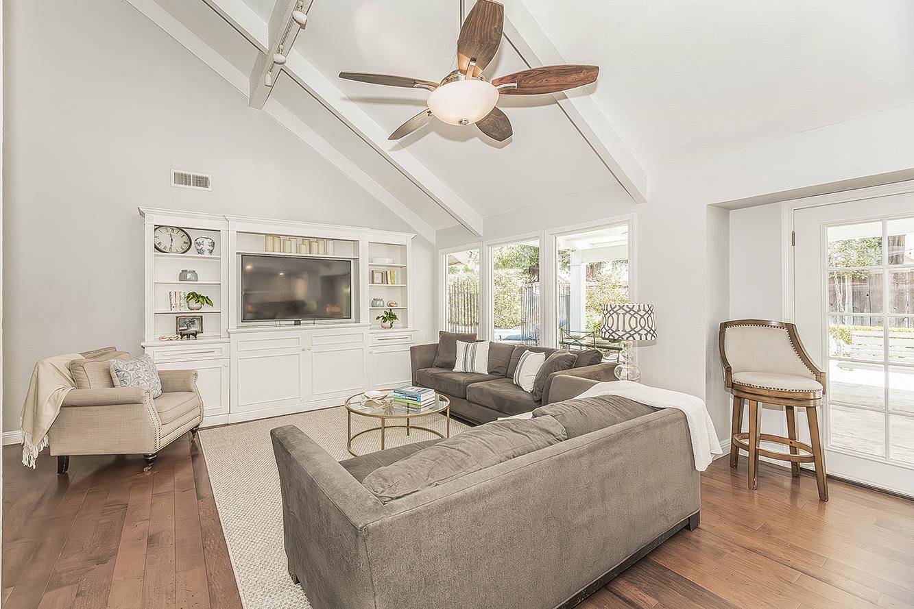 598 E Serena, Fresno, CA 93720