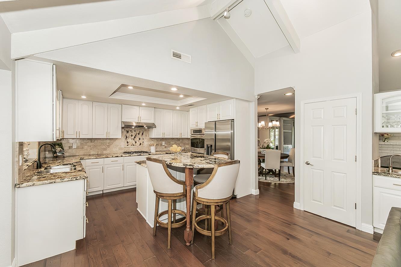 598 E Serena, Fresno, CA 93720