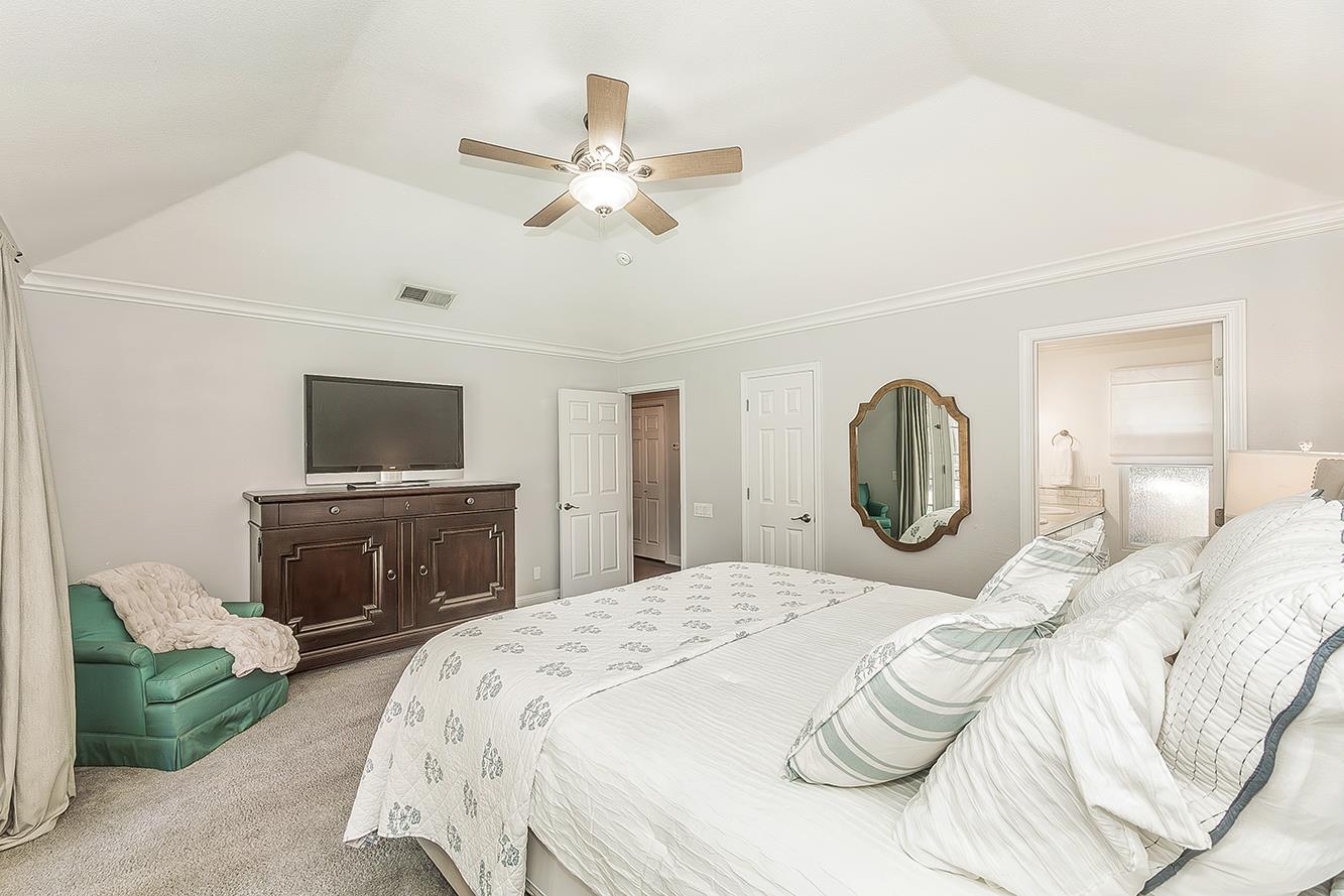 598 E Serena, Fresno, CA 93720