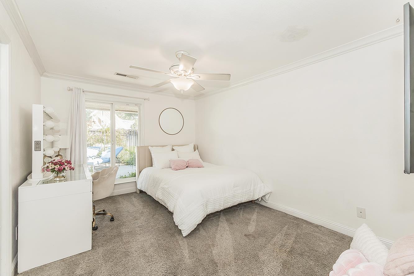 598 E Serena, Fresno, CA 93720