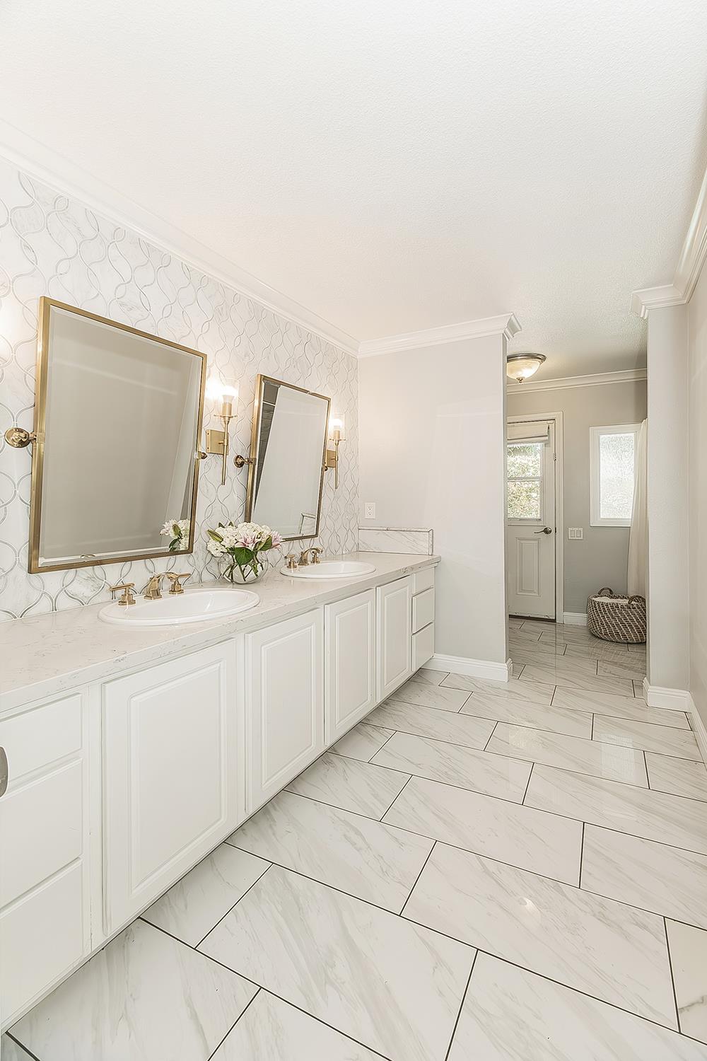 598 E Serena, Fresno, CA 93720