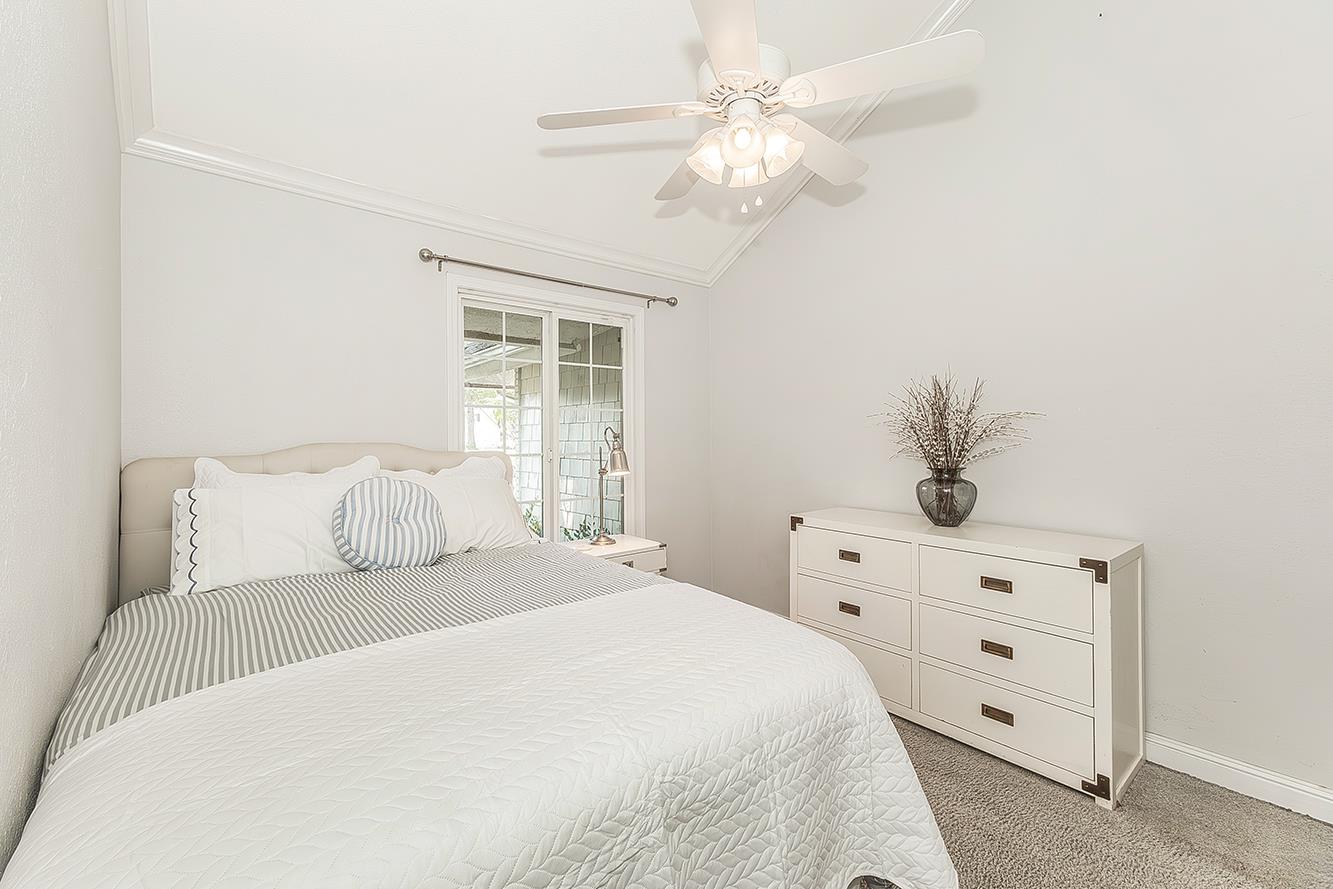 598 E Serena, Fresno, CA 93720