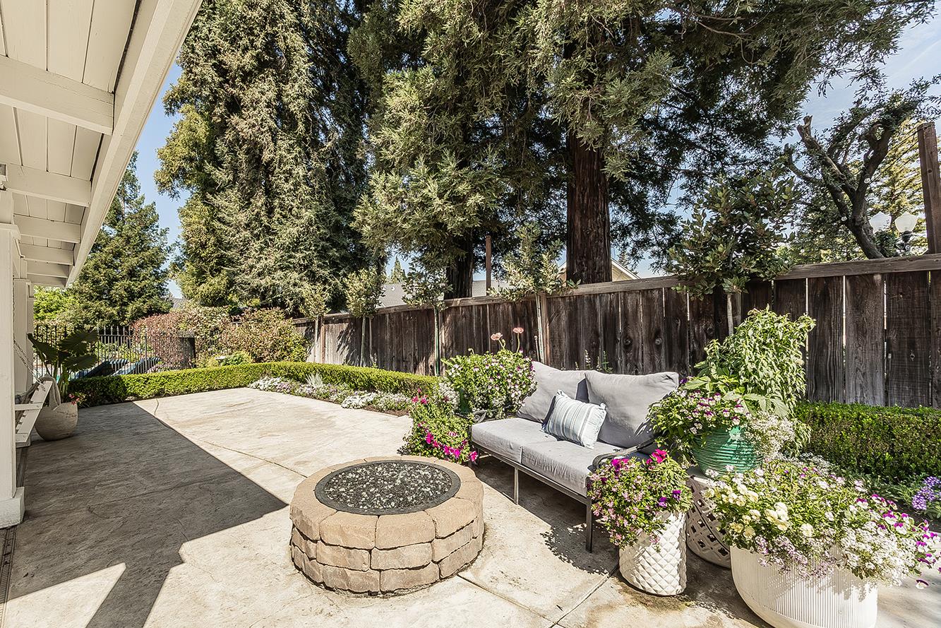 598 E Serena, Fresno, CA 93720