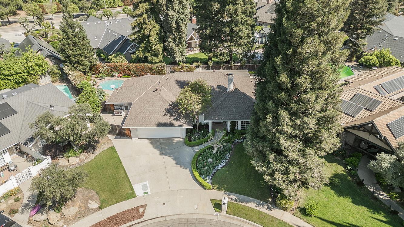 598 E Serena, Fresno, CA 93720