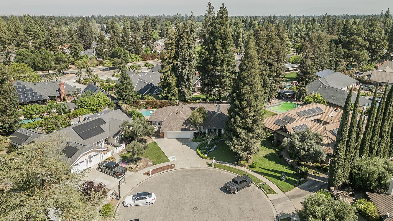 598 E Serena, Fresno, CA 93720