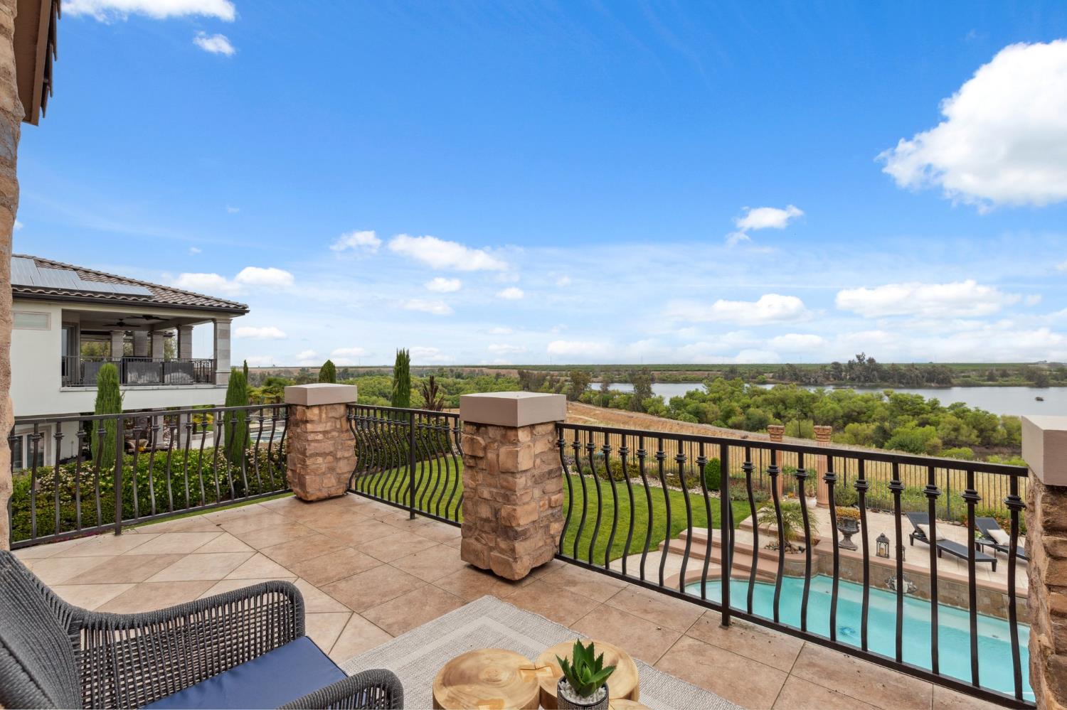 4918 W Bluff Ave, Fresno, CA 93722