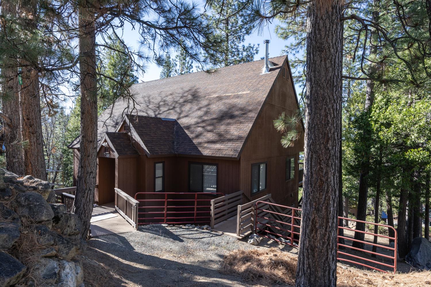 7501 Yosemite Park Way, Yosemite West, CA 95389