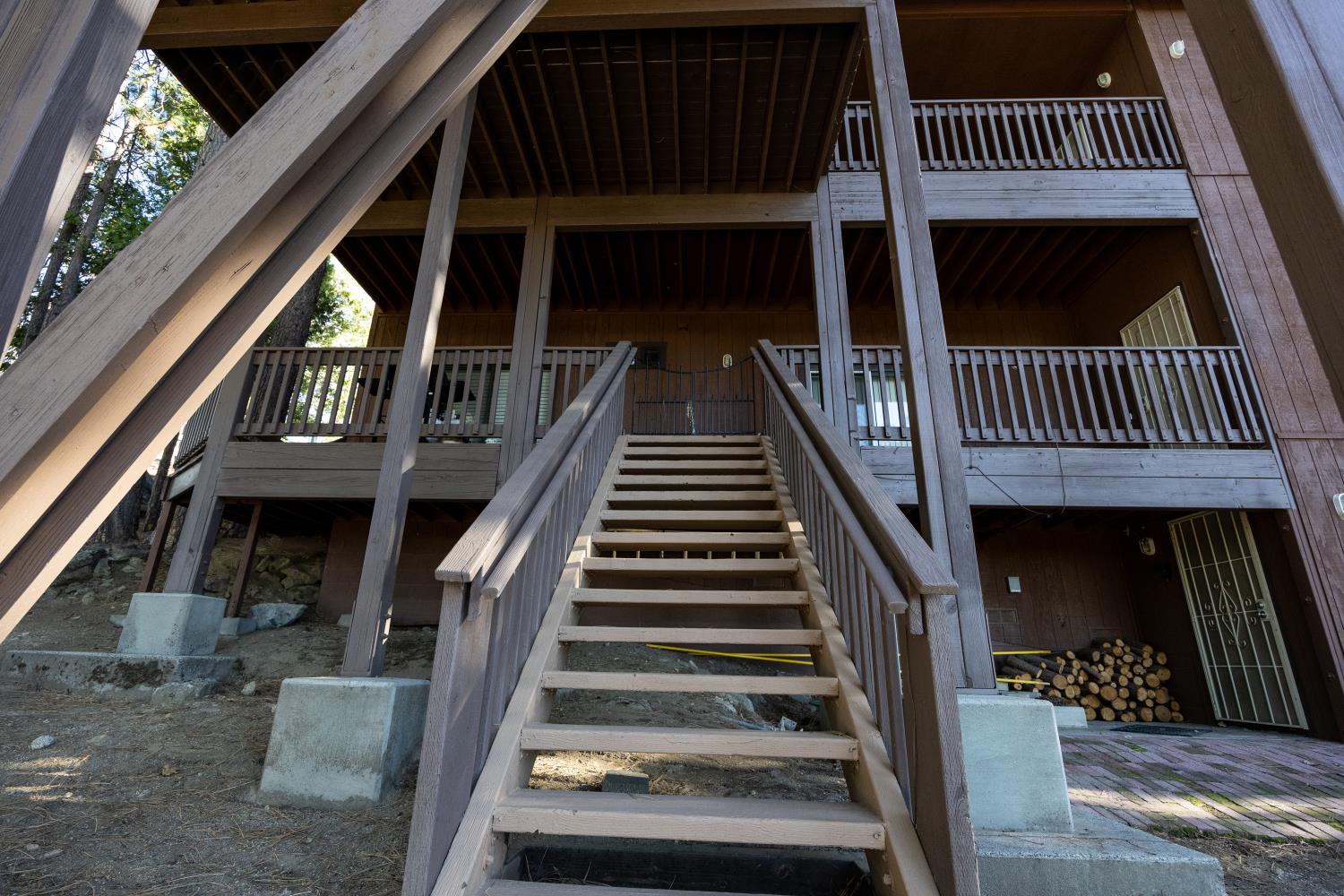 7501 Yosemite Park Way, Yosemite West, CA 95389