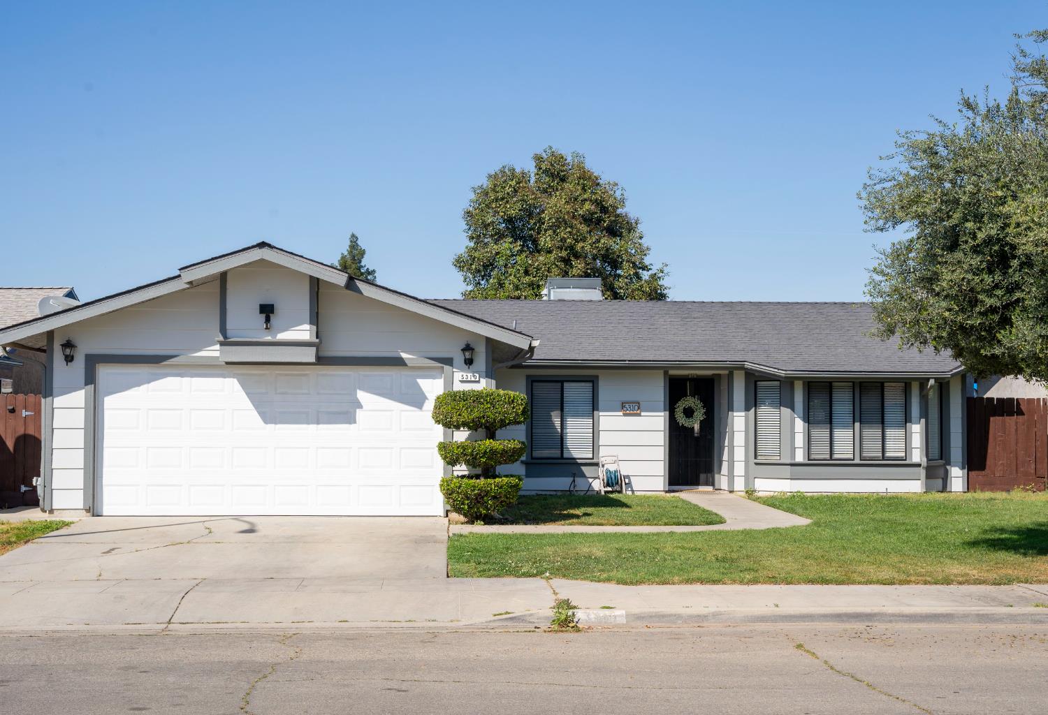 5310 W Sussex Way, Fresno, CA 93722