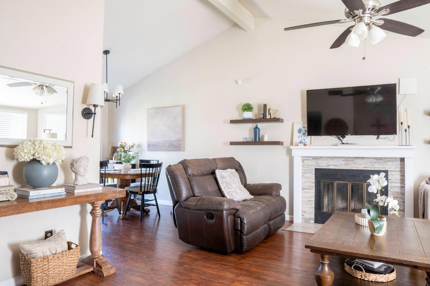 5310 W Sussex Way, Fresno, CA 93722