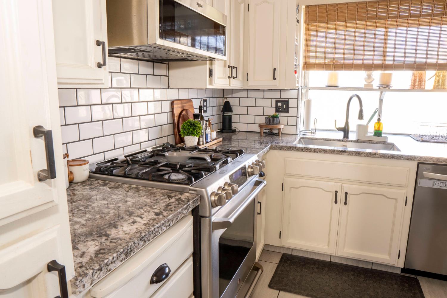 5310 W Sussex Way, Fresno, CA 93722