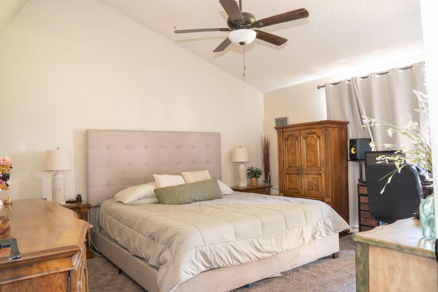 5310 W Sussex Way, Fresno, CA 93722