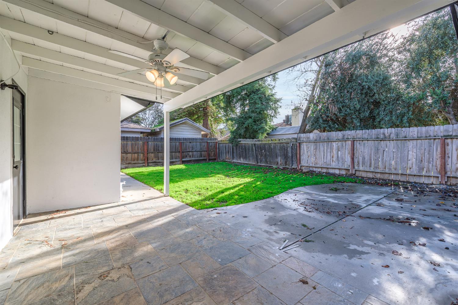 2820 Driftwood Dr, Madera, CA 93637