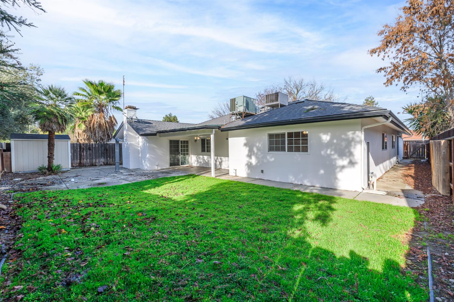 2820 Driftwood Dr, Madera, CA 93637