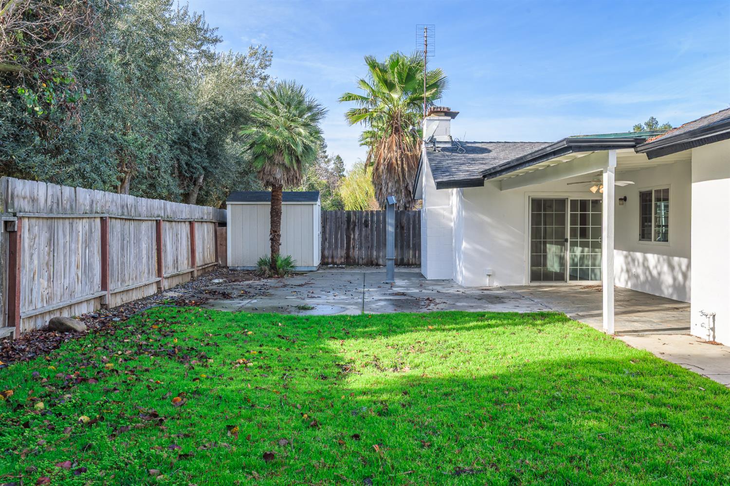 2820 Driftwood Dr, Madera, CA 93637