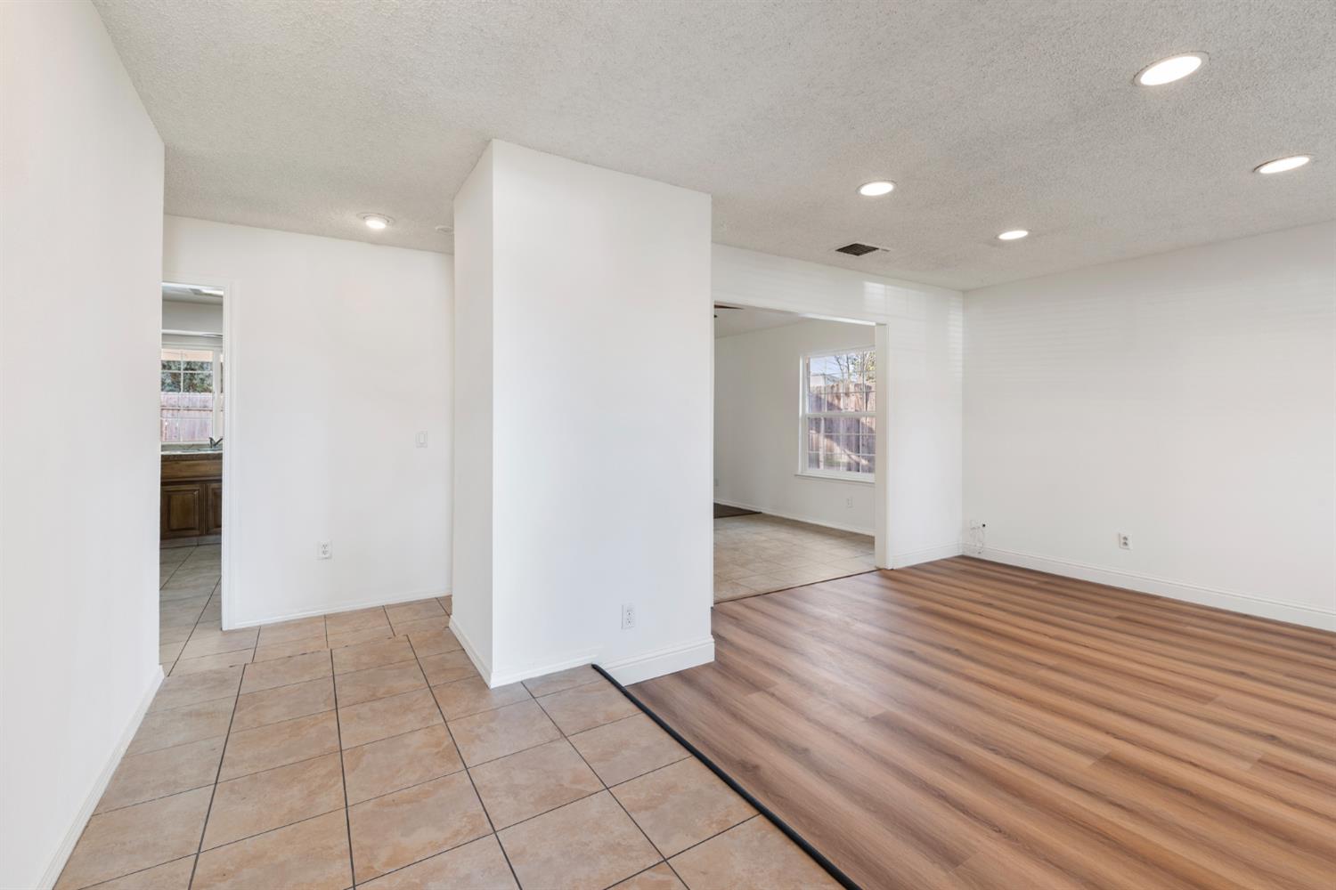 2820 Driftwood Dr, Madera, CA 93637