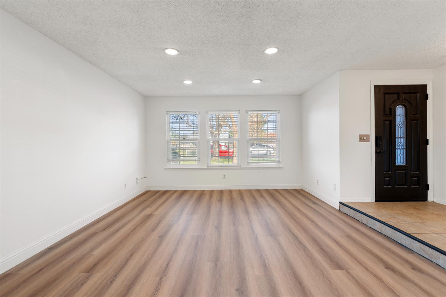 2820 Driftwood Dr, Madera, CA 93637