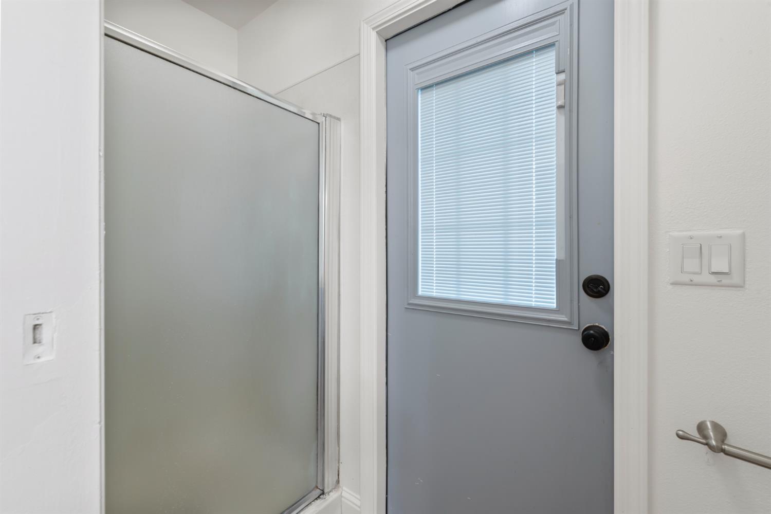 2820 Driftwood Dr, Madera, CA 93637