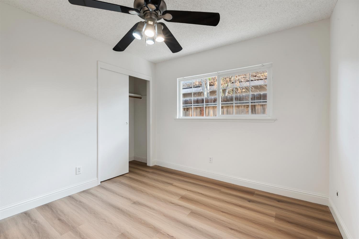 2820 Driftwood Dr, Madera, CA 93637