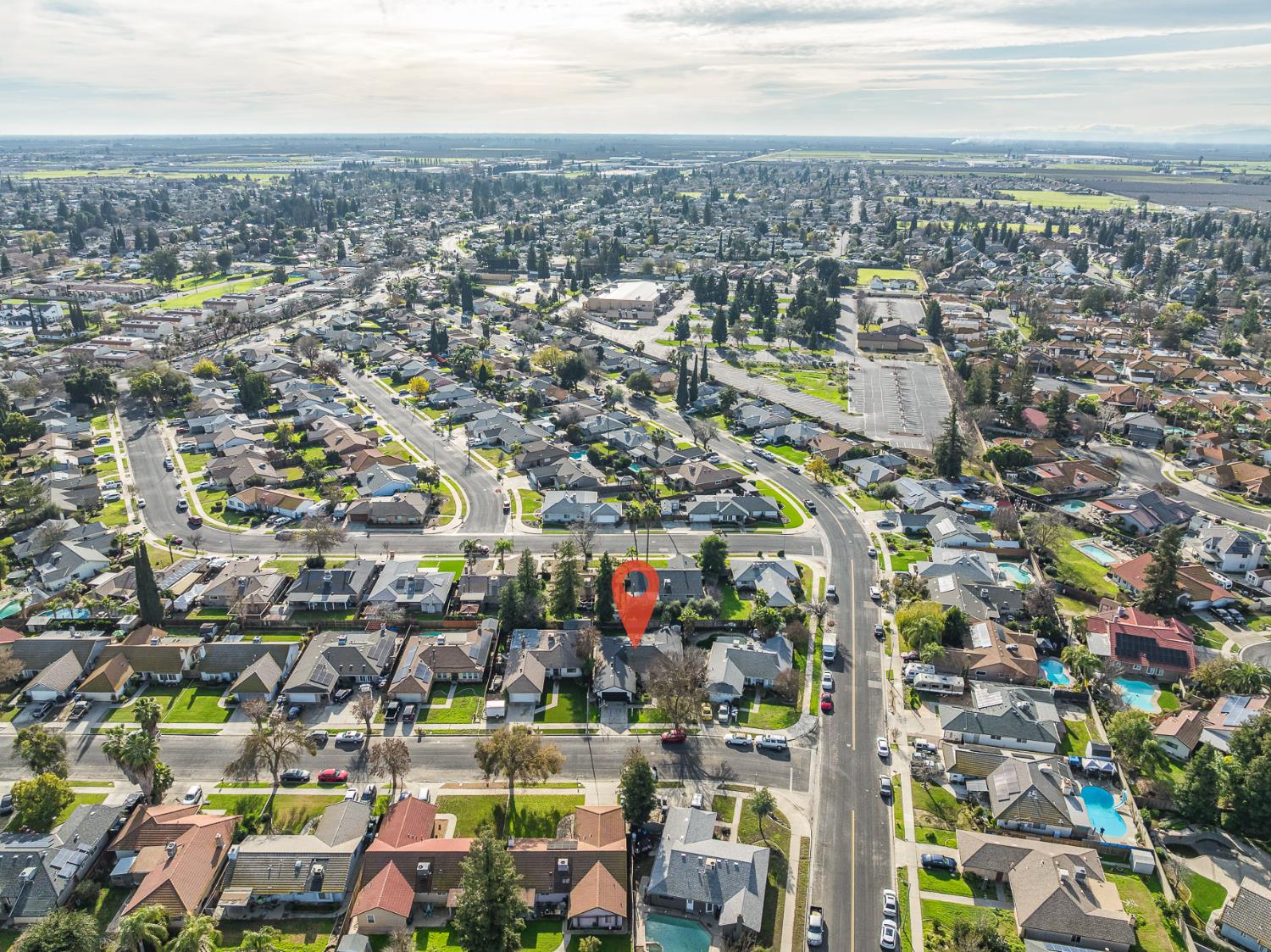 2820 Driftwood Dr, Madera, CA 93637