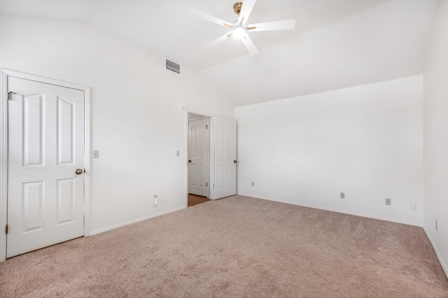 6323 N Marks Ave, Fresno, CA 93711