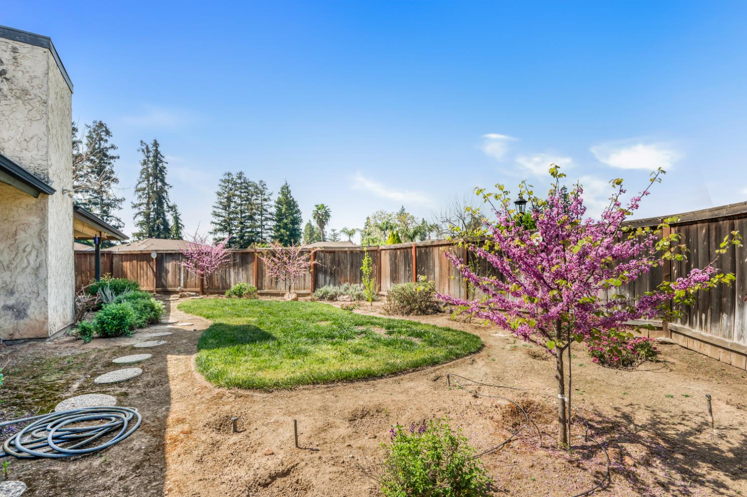 6323 N Marks Ave, Fresno, CA 93711