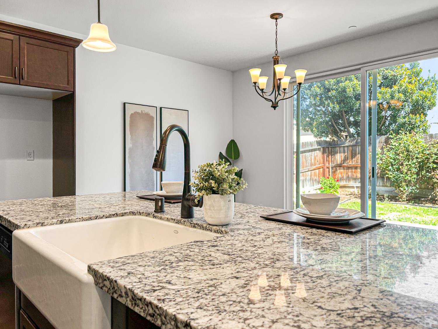 1009 El Molino Ave, Clovis, CA 93619