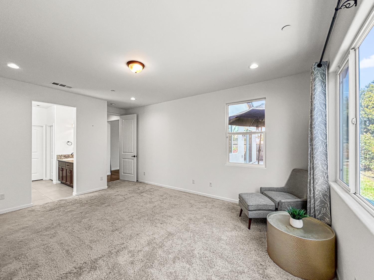 1009 El Molino Ave, Clovis, CA 93619