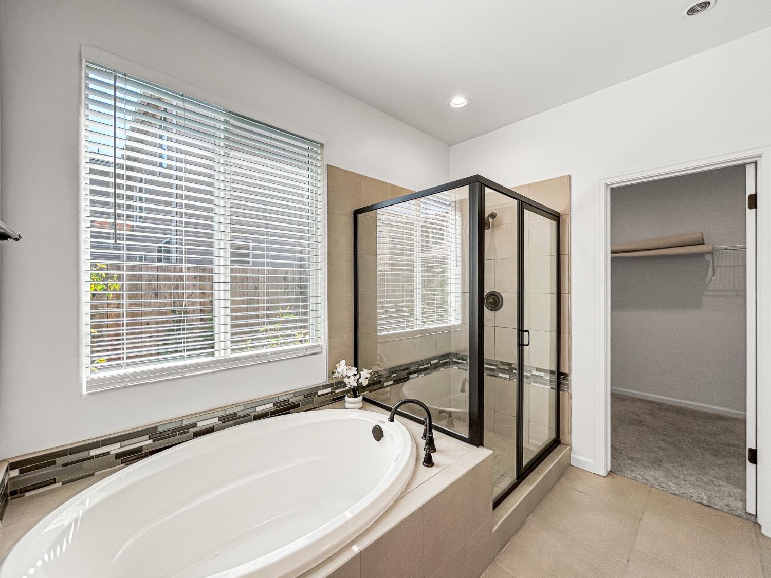 1009 El Molino Ave, Clovis, CA 93619