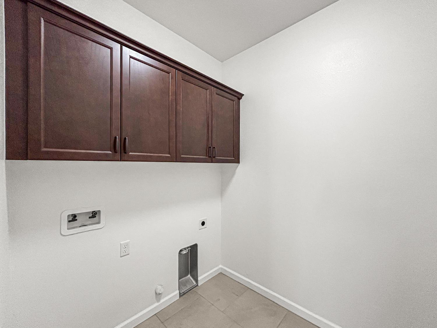 1009 El Molino Ave, Clovis, CA 93619