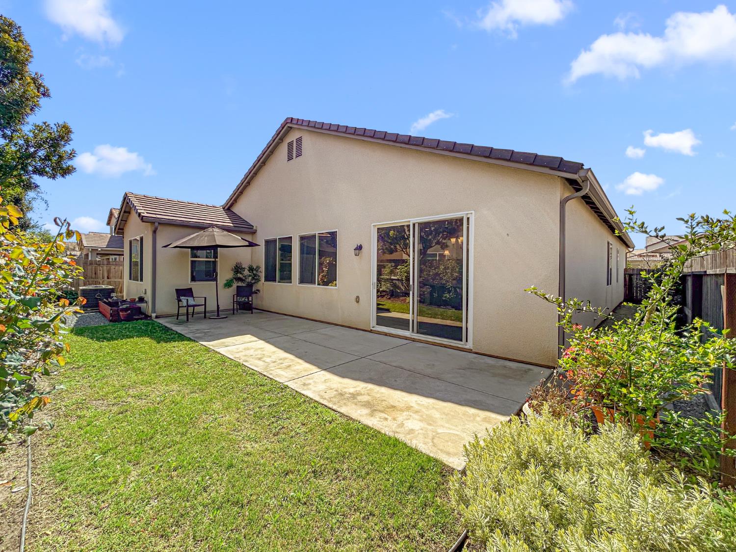 1009 El Molino Ave, Clovis, CA 93619