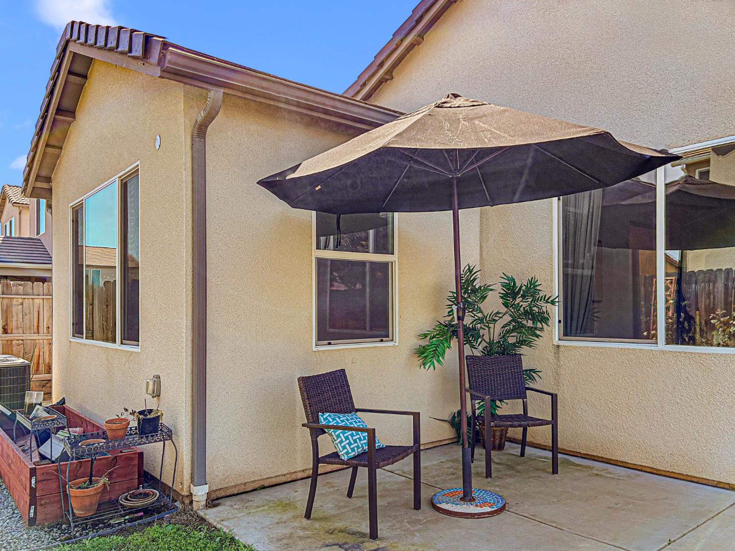 1009 El Molino Ave, Clovis, CA 93619