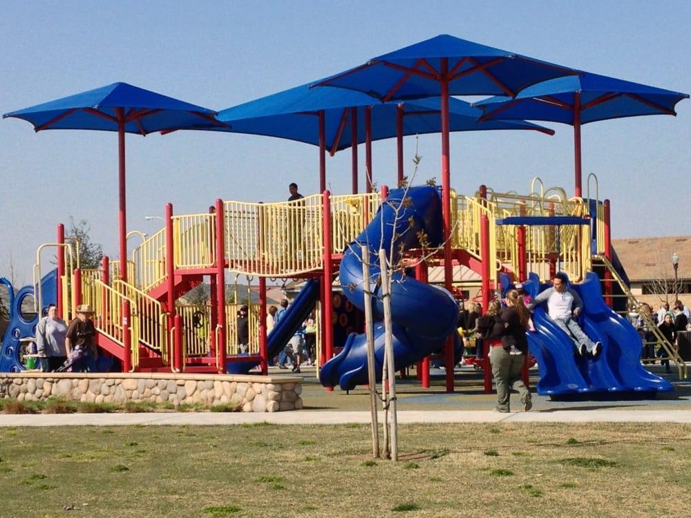 1009 El Molino Ave, Clovis, CA 93619